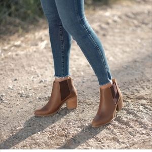 Nisolo Commuter Chelsea Boot